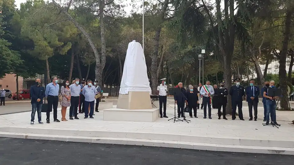 vico intitolazione, la piazza