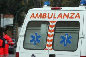 Drammatico Impatto nel Foggiano: Violento Scontro Auto-Moto, Un Morto e Un Ferito Grave